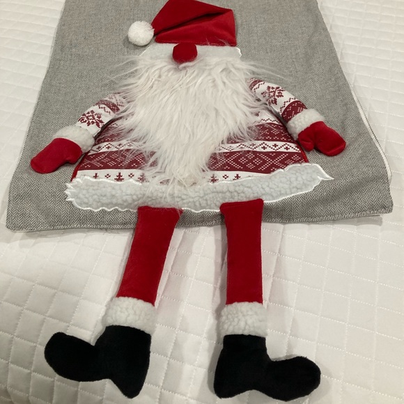 Isaac Mizrahi Christmas table runner - Picture 1 of 4